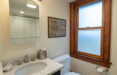 Berkshire Vacation Rentals: Centrally Located Historical Home - Foto 18