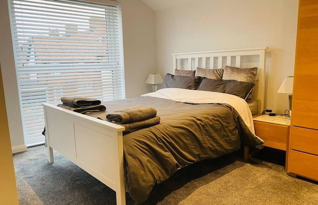 Luxury 2 bed Apartment Golden Triangle w Parking - Foto 2