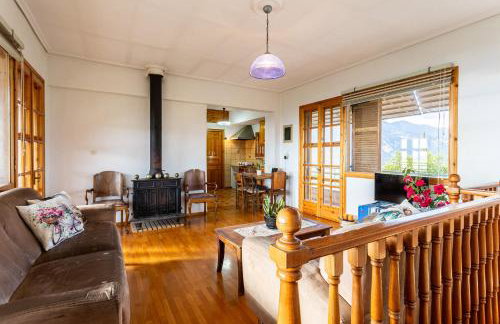 Spacious Cottage - Panoramic Sea & Mountain Views - Photo 14