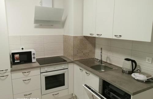 CITY CENTER PEARL #new#free reserved parking in garage elevator direct access#business and pleasure#city view&balcony&sunny&cafes&markets&tram#city center#working room#2 toliets#2 bedrooms - Photo 5