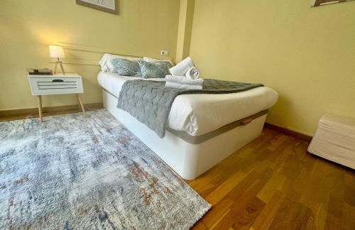 Apt Centro con Terracita Rua Cuba ツ Rias Baixas Rentals - Foto 2