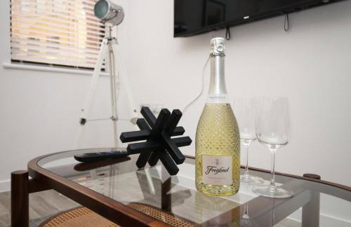 Modern Two BR | Free Parking - Foto 38