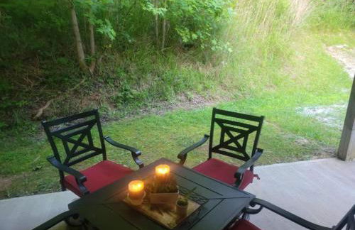 Carries Cottage- Hot Tub, Firepit, Covered Deck - Foto 33