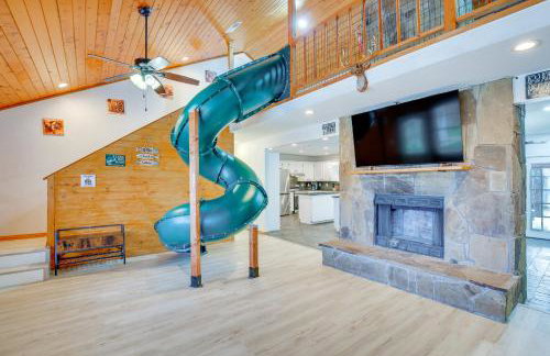 Near Lake Fork Home with Fire Pit in Yantis! - Foto 2