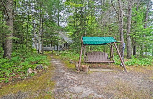 Rustic and Modern Home with Fire Pit on Tower Pond! - Foto 29