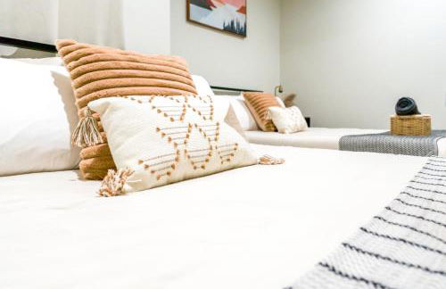 Cozy Luxe Unit Near Disneyland - Sleeps up to 10! EV Friendly & King Bed - Foto 37