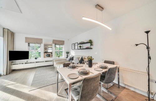 Walton Hidden Home with Free Parking - Pass the Keys - Foto 1