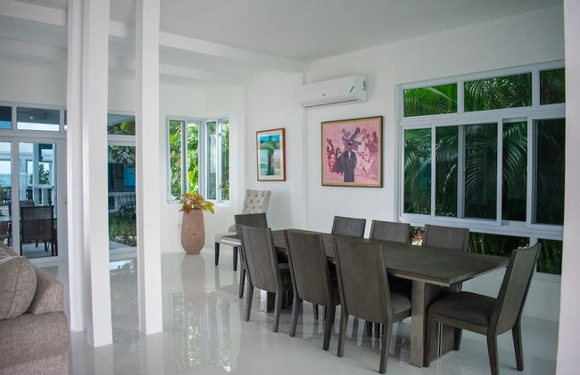 The W Villa 5 B R Oceanfront w Staff - Photo 5