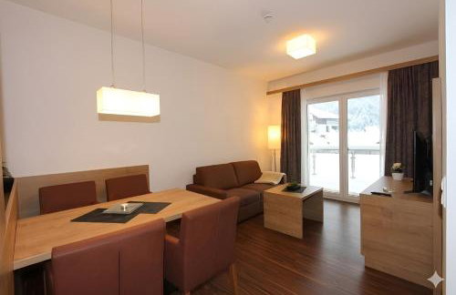 FeWo Auszeit am Lift I Direkt an der Skipiste I Whirlpool-Wanne I Tiefgaragenstellplatz I 2min zum Wanderweg - Foto 11