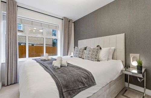 2BR Spacious Flat I King Bed I Desk I Parking X2 - Foto 3