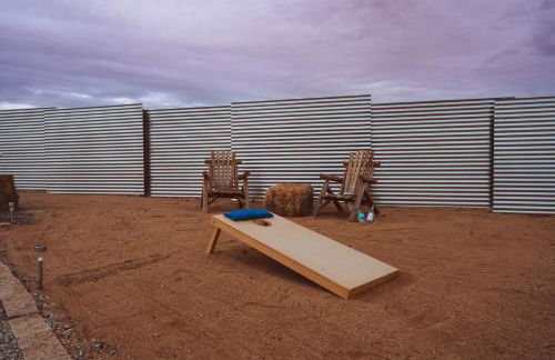 Romantic Desert Escape - Stargazing Dome, Hot Tub, Fire Pit, Hammocks, Cowboy Pool - Foto 55