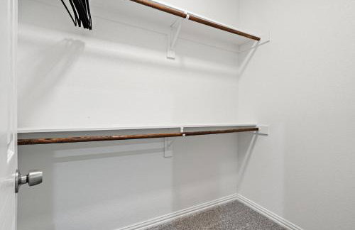 3BR Duplex - Walk to Bishop Arts - Fenced Yard - Foto 14