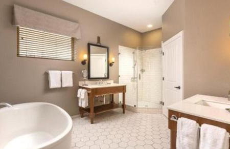 Enjoy the scenery of Lake Marble Falls in 2BD resort condo with family - Photo 25