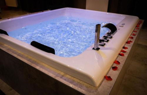 LE LOFT A BULLES (85m2 Jacuzzi Hammam Billiard Bar Douche Sauna) - Foto 10