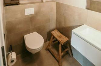 Renovated Semi-Detached House With Garden Views - Foto 38