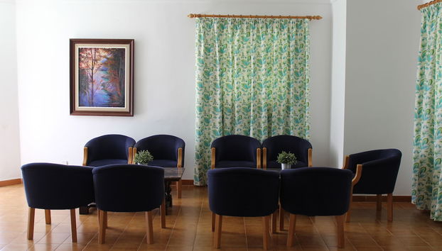 Coin salon dans le hall