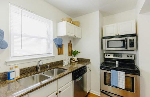 Centrally Located 2BR Overton Square Unit 2 Fast WiFi Free Parking Yes Pets - Foto 20