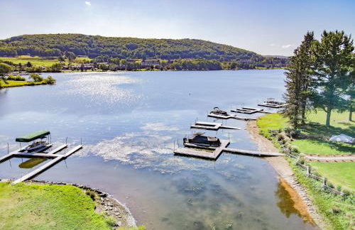 Lakefront Home Near Wisp with Great Location Dock Slip Hot Tub - Foto 39