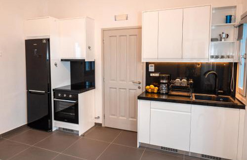 G & W Suites - Photo 10