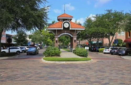 StylishAptWtrGrdnOppLake&Prk&Yrd - Foto 24