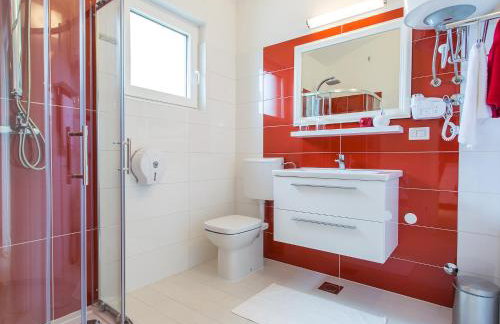 Villa Birikina with Pool - Photo 40