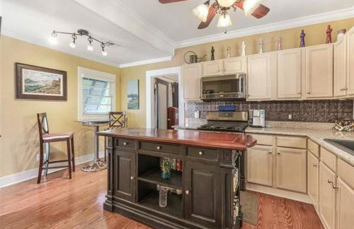 Private Bedroom Bath plus Sitting Room & Porch - Foto 17