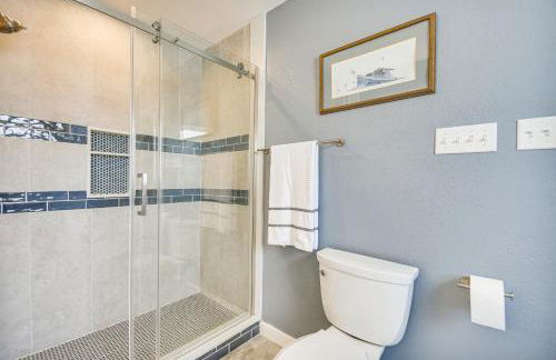 Bright Kitty Hawk Home with Hot Tub, Walk to Beach! - Foto 17