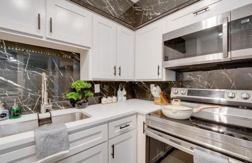 Luxe and Modern Dallas Condo 2 Mi to Highland Park! - Foto 10