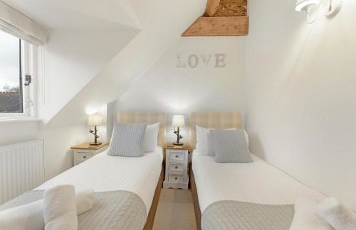 Duckling Cottage - Photo 11