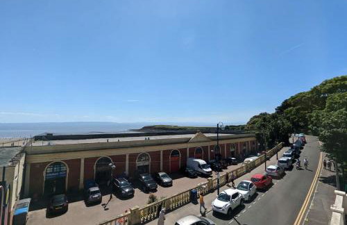 Barry Island Beachfront Apartment - Stunning Bay Views and Private Parking - Foto 24