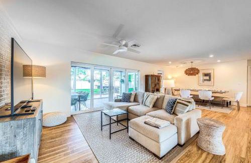Location, Location! Stylish Home in Palm Beach! - Photo 5