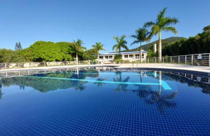 Apto 2 quartos completo em Condomínio Clube a 350 metros da praia do Campeche - Photo 2