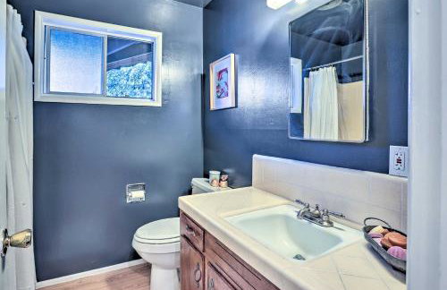 Modern and Unique Cabin with Deck by Lake Gregory! - Foto 11