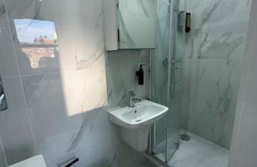 London Airports easy to reach - Foto 3