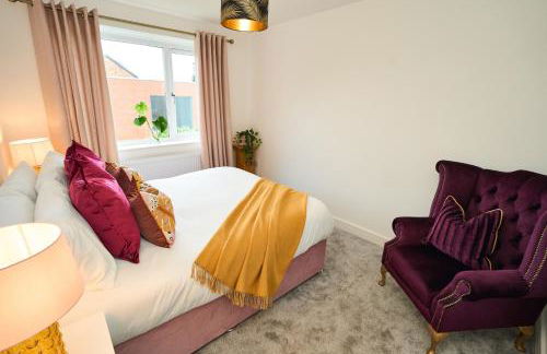 Chic Family Home with Garden Fire Pit & Event Space, Hot Tub - Foto 14