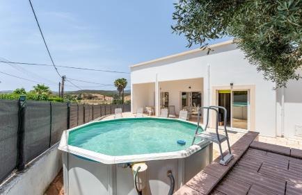 Bright 3BDR House with Pool by Lovelystay - Foto 28