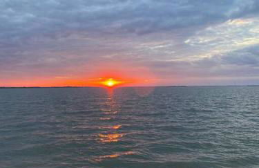 Beachfront Sunsets At Oakwood Beach - Foto 8