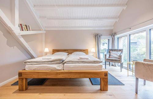 Traditional Architecture Meets Modern Design - Photo 29