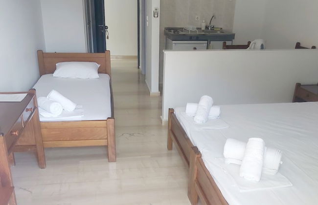 Filoxenia Hotel & Apartments - Photo 12