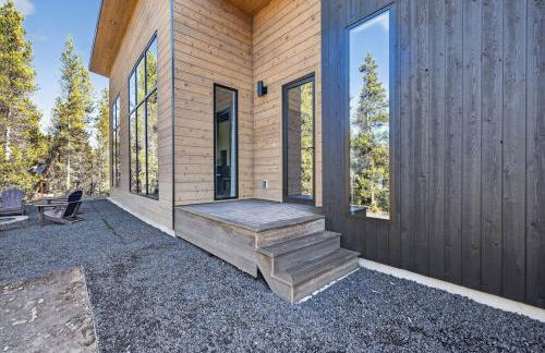 The Luxe House | Upscale Cabin w/ Hot Tub & Fire Pit! - Foto 28