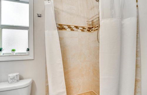 Pinellas Park Home Swim, Golf, Grill and More! - Foto 13