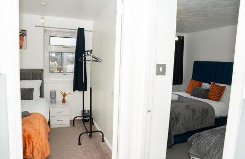 Stylish 3 bed house with free parking - Foto 27