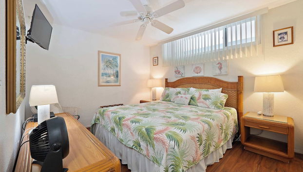 Kona Reef F2 Charming Oceanfront Condo for 4! - Foto 2, Habitación