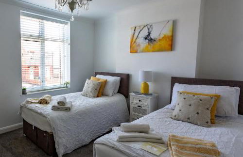 Cottage, Hot Tub, Open fire, Games Room, large Garden Sleeps 2-8 - Foto 19