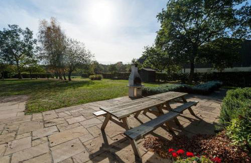 Marshlands House, Sleeps 16 - Country barn with hot tub - Foto 22