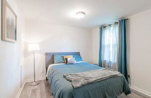 Cozy 3BR Country Retreat with Porch Games & Modern Comforts - Foto 6