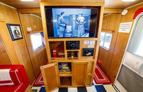 Darling Daisy Retro RV Adventure - Foto 11