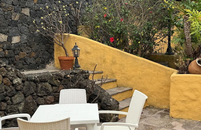 Oasis Hill Botanical Garden - Foto 33