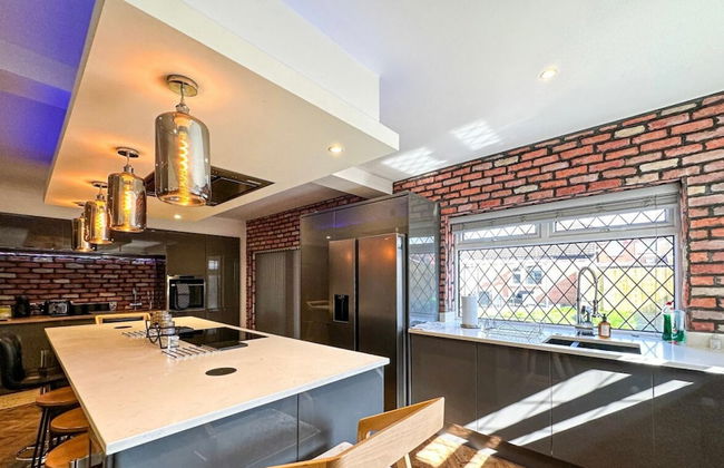 Beautiful Detached Villa - Jacuzzi Bath - Parking - Foto 33