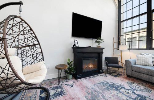 New Industrial Loft Space on River and Bike Trail - Photo 14